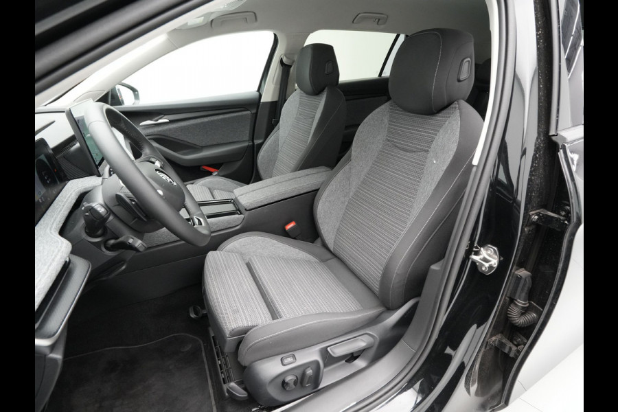 Škoda Superb Combi 1.5 TSI 150pk MHEV First Edition Trekhaak Navigatie Camera Stoelverwarming