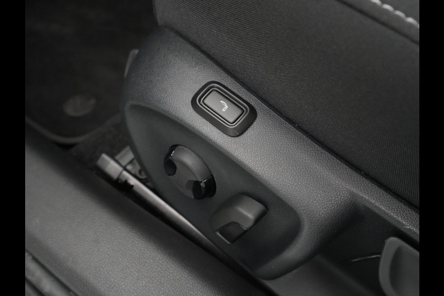 Škoda Superb Combi 1.5 TSI 150pk MHEV First Edition Trekhaak Navigatie Camera Stoelverwarming