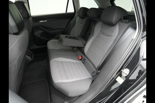 Škoda Superb Combi 1.5 TSI 150pk MHEV First Edition Trekhaak Navigatie Camera Stoelverwarming