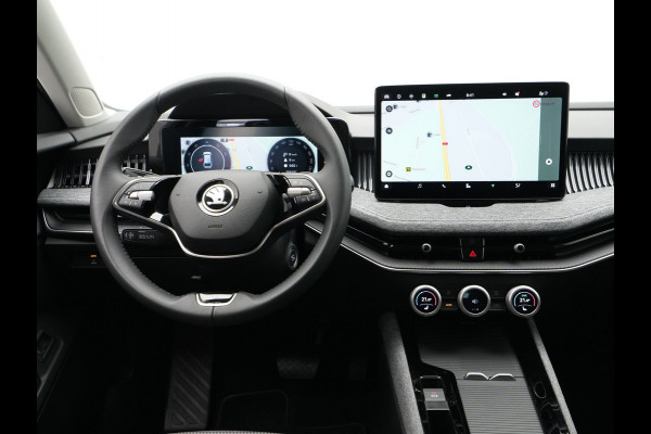 Škoda Superb Combi 1.5 TSI 150pk MHEV First Edition Trekhaak Navigatie Camera Stoelverwarming