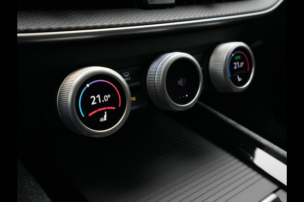 Škoda Superb Combi 1.5 TSI 150pk MHEV First Edition Trekhaak Navigatie Camera Stoelverwarming