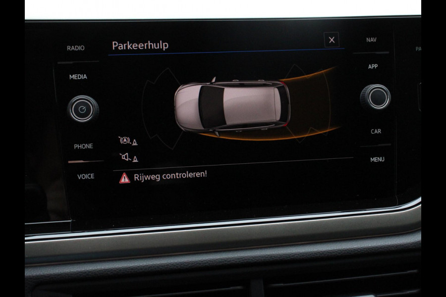Volkswagen Polo 1.0 TSI Move Navigatie App Connect / Android Auto / Apple Carplay Climate Control Parkeer sensoren Lichtmetalen Velgen Dab Digitale Cockpit