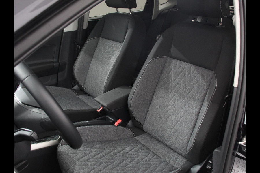 Volkswagen Polo 1.0 TSI Move Navigatie App Connect / Android Auto / Apple Carplay Climate Control Parkeer sensoren Lichtmetalen Velgen Dab Digitale Cockpit