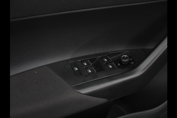 Volkswagen Polo 1.0 TSI Move Navigatie App Connect / Android Auto / Apple Carplay Climate Control Parkeer sensoren Lichtmetalen Velgen Dab Digitale Cockpit