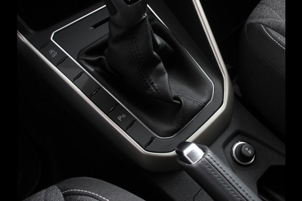 Volkswagen Polo 1.0 TSI Move Navigatie App Connect / Android Auto / Apple Carplay Climate Control Parkeer sensoren Lichtmetalen Velgen Dab Digitale Cockpit
