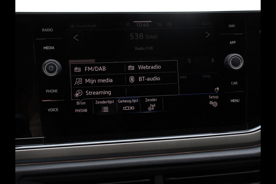 Volkswagen Polo 1.0 TSI Move Navigatie App Connect / Android Auto / Apple Carplay Climate Control Parkeer sensoren Lichtmetalen Velgen Dab Digitale Cockpit