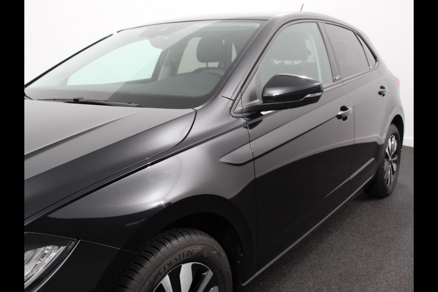 Volkswagen Polo 1.0 TSI Move Navigatie App Connect / Android Auto / Apple Carplay Climate Control Parkeer sensoren Lichtmetalen Velgen Dab Digitale Cockpit
