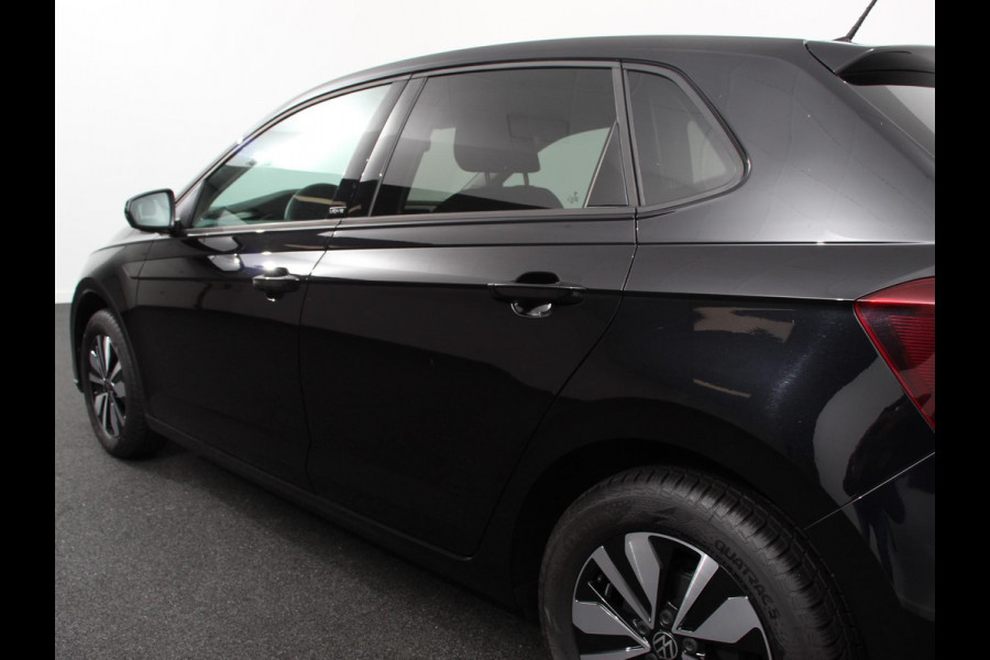 Volkswagen Polo 1.0 TSI Move Navigatie App Connect / Android Auto / Apple Carplay Climate Control Parkeer sensoren Lichtmetalen Velgen Dab Digitale Cockpit