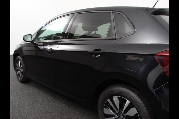 Volkswagen Polo 1.0 TSI Move Navigatie App Connect / Android Auto / Apple Carplay Climate Control Parkeer sensoren Lichtmetalen Velgen Dab Digitale Cockpit