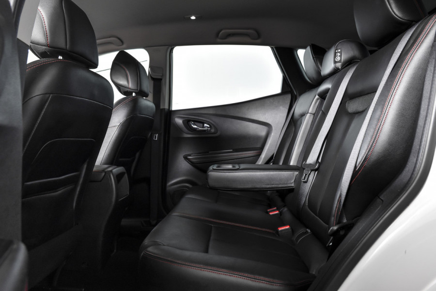 Renault Kadjar 1.2 TCe 130 PK Extase - Automaat | Cruise | Stoelverw. | PDC | Camera | NAV | ECC | Trekhaak | LM 19" |