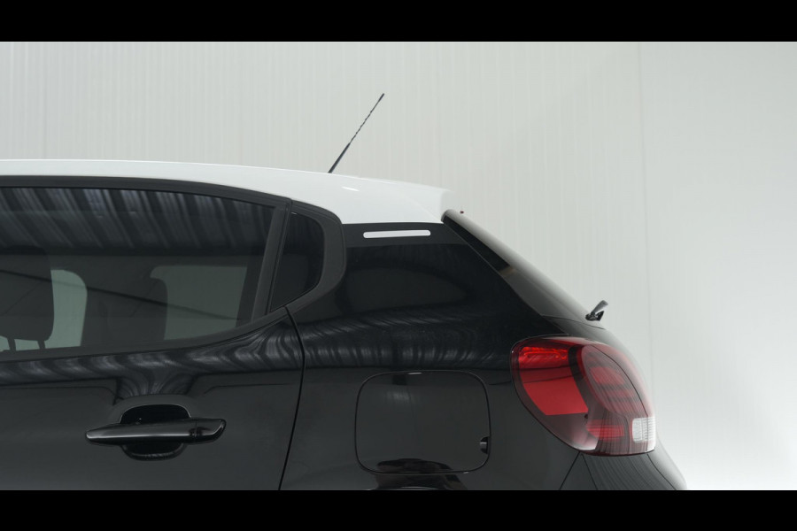 Citroën C3 PureTech 82 Feel Edition | Apple Carplay | Parkeersensoren | Navigatie | Climate Control | 16 Inch Velgen