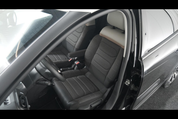 Citroën C3 PureTech 82 Feel Edition | Apple Carplay | Parkeersensoren | Navigatie | Climate Control | 16 Inch Velgen
