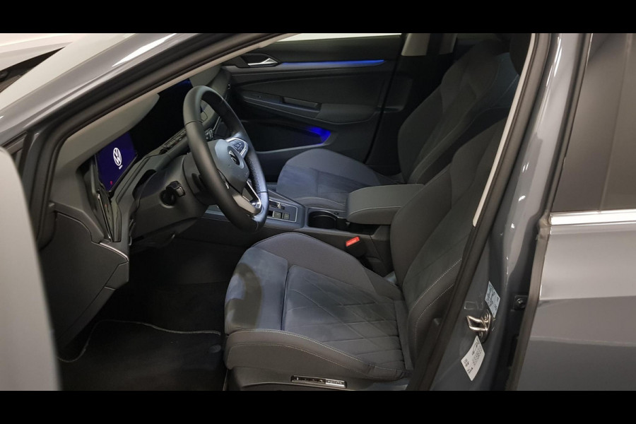 Volkswagen Golf 1.5 eTSI 150pk DSG Style | Navigatie | Climate Control | Camera | Parkeer sensoren | 18" LMV| Led | Keyless entry | Stoelverwarming