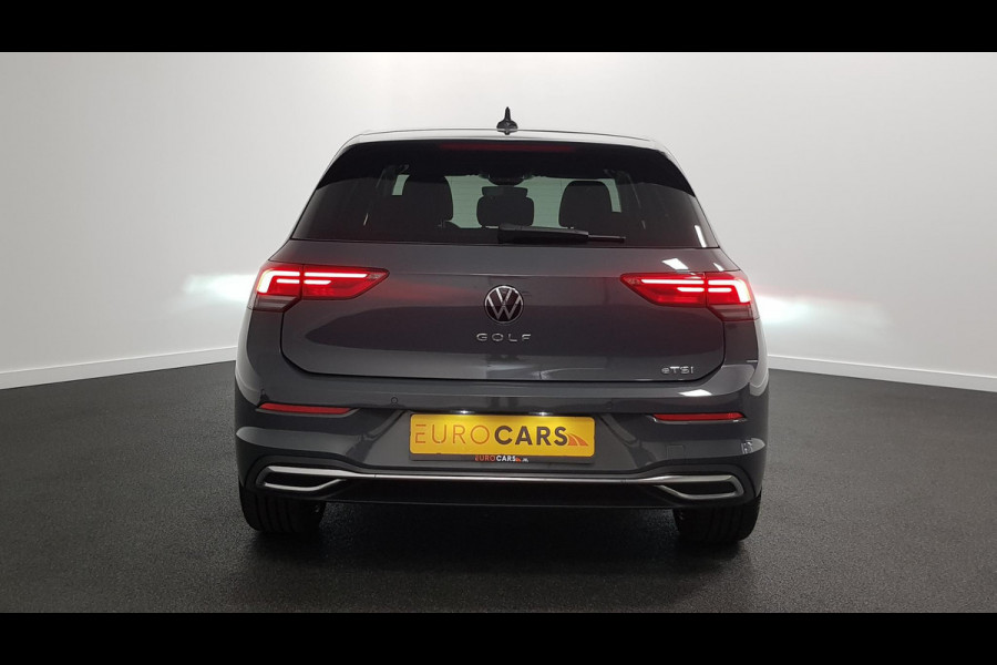 Volkswagen Golf 1.5 eTSI 150pk DSG Style | Navigatie | Climate Control | Camera | Parkeer sensoren | 18" LMV| Led | Keyless entry | Stoelverwarming