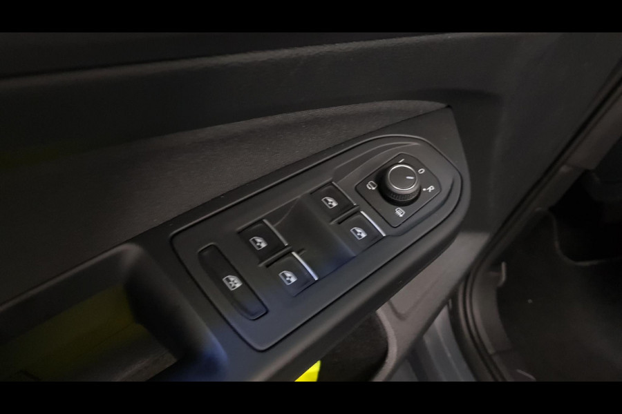 Volkswagen Golf 1.5 eTSI 150pk DSG Style | Navigatie | Climate Control | Camera | Parkeer sensoren | 18" LMV| Led | Keyless entry | Stoelverwarming