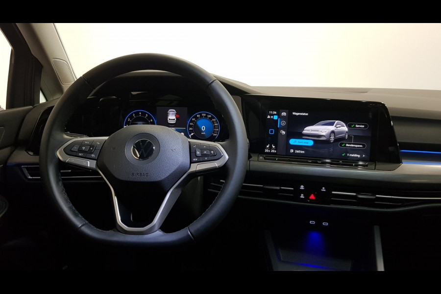Volkswagen Golf 1.5 eTSI 150pk DSG Style | Navigatie | Climate Control | Camera | Parkeer sensoren | 18" LMV| Led | Keyless entry | Stoelverwarming