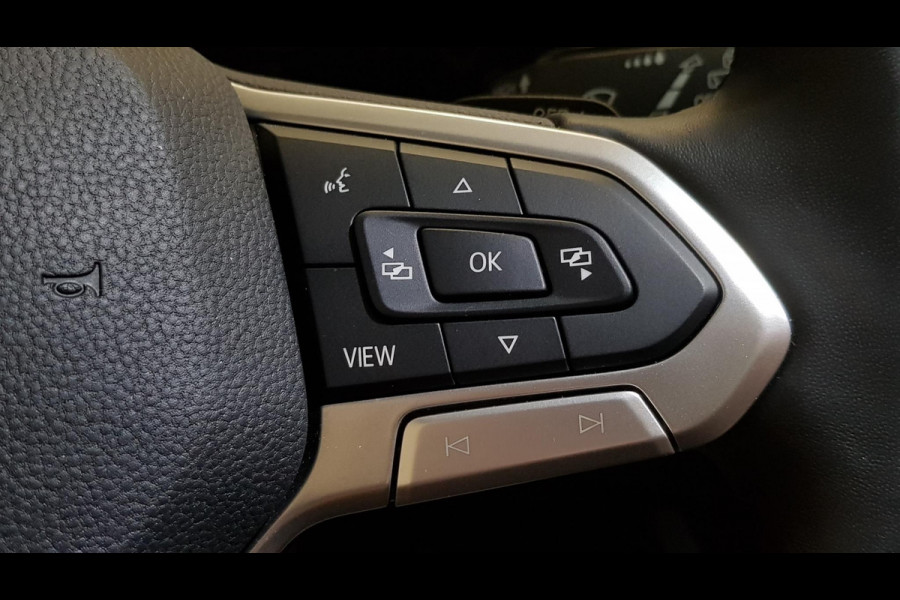 Volkswagen Golf 1.5 eTSI 150pk DSG Style | Navigatie | Climate Control | Camera | Parkeer sensoren | 18" LMV| Led | Keyless entry | Stoelverwarming
