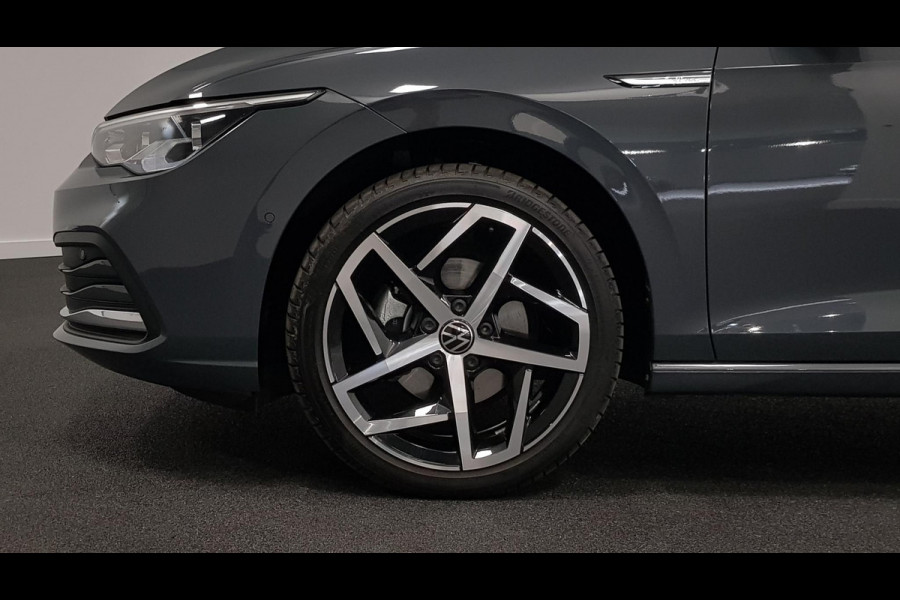 Volkswagen Golf 1.5 eTSI 150pk DSG Style | Navigatie | Climate Control | Camera | Parkeer sensoren | 18" LMV| Led | Keyless entry | Stoelverwarming