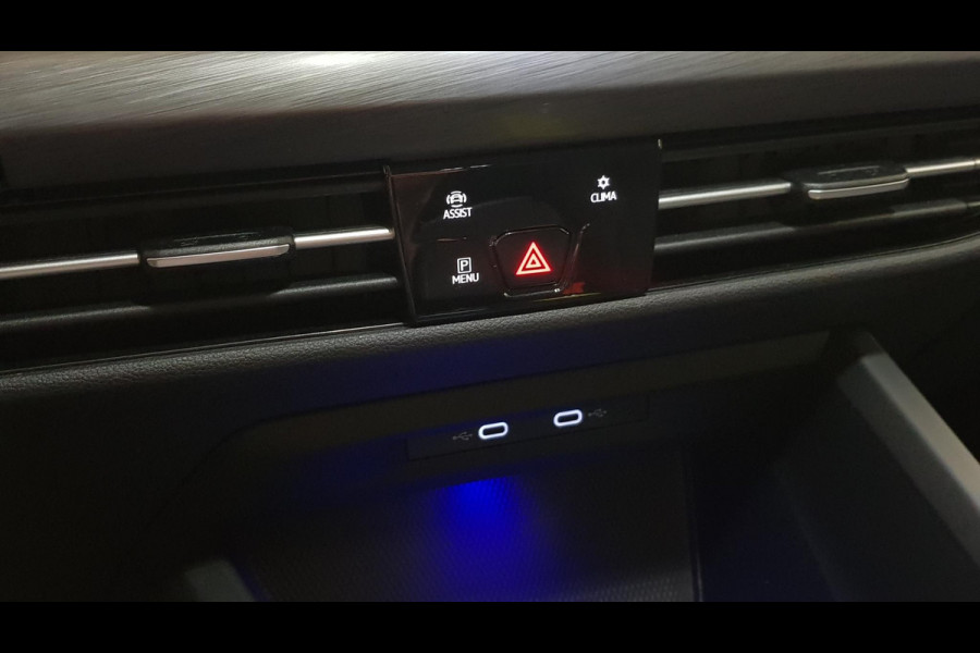 Volkswagen Golf 1.5 eTSI 150pk DSG Style | Navigatie | Climate Control | Camera | Parkeer sensoren | 18" LMV| Led | Keyless entry | Stoelverwarming
