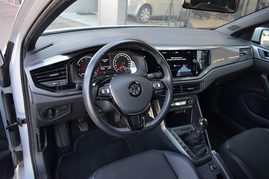 Volkswagen Polo 1.0 TSI Comfortline Business | Apple CarPlay | Half Leer | ACC | Sensoren