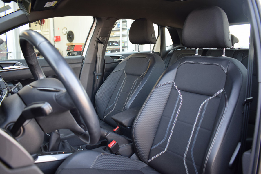 Volkswagen Polo 1.0 TSI Comfortline Business | Apple CarPlay | Half Leer | ACC | Sensoren