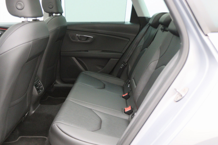 Seat León ST 1.8 TSI Xcellence Automaat Panoramadak, Navi, Camera, LED, Climate