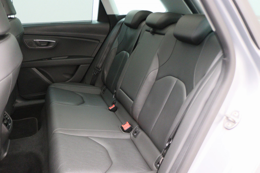 Seat León ST 1.8 TSI Xcellence Automaat Panoramadak, Navi, Camera, LED, Climate