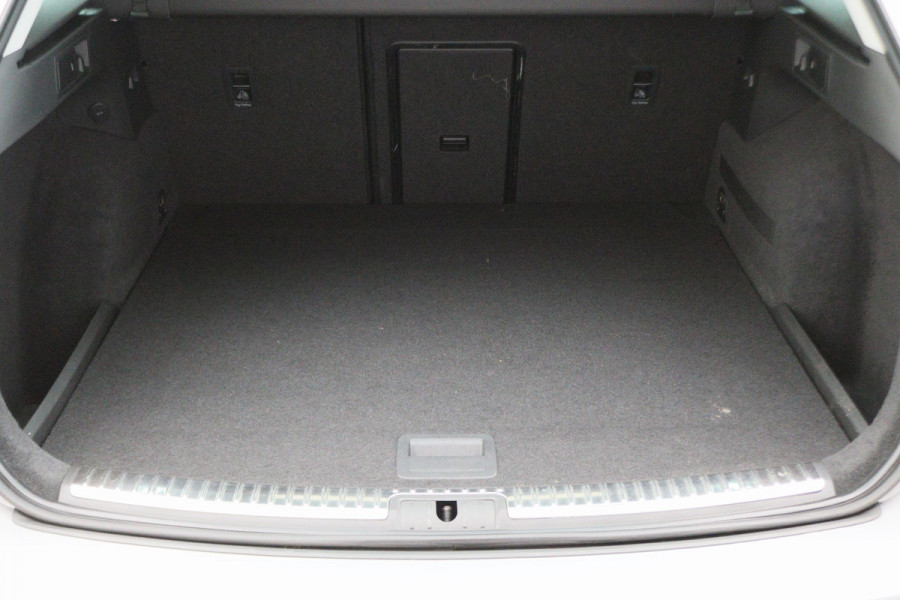 Seat León ST 1.8 TSI Xcellence Automaat Panoramadak, Navi, Camera, LED, Climate