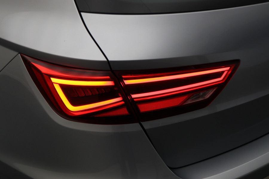 Seat León ST 1.8 TSI Xcellence Automaat Panoramadak, Navi, Camera, LED, Climate