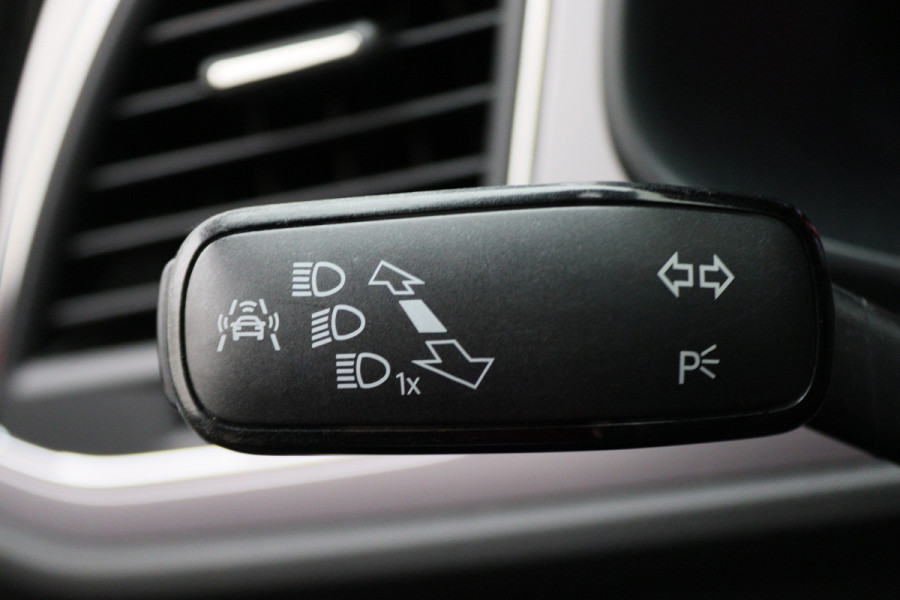 Seat León ST 1.8 TSI Xcellence Automaat Panoramadak, Navi, Camera, LED, Climate