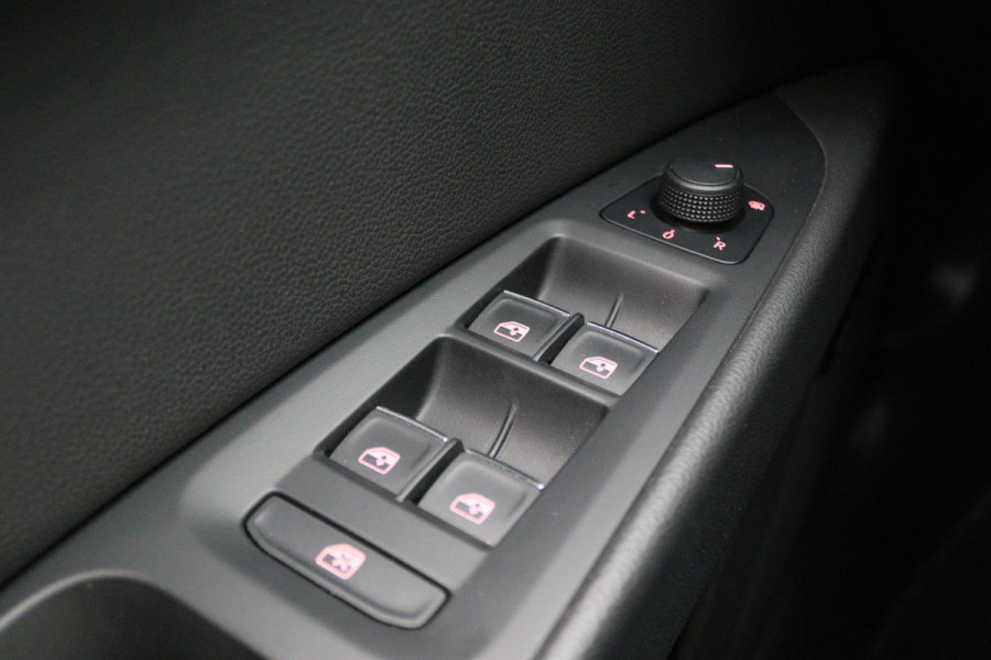 Seat León ST 1.8 TSI Xcellence Automaat Panoramadak, Navi, Camera, LED, Climate
