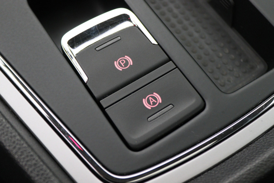 Seat León ST 1.8 TSI Xcellence Automaat Panoramadak, Navi, Camera, LED, Climate