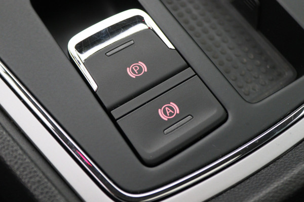 Seat León ST 1.8 TSI Xcellence Automaat Panoramadak, Navi, Camera, LED, Climate