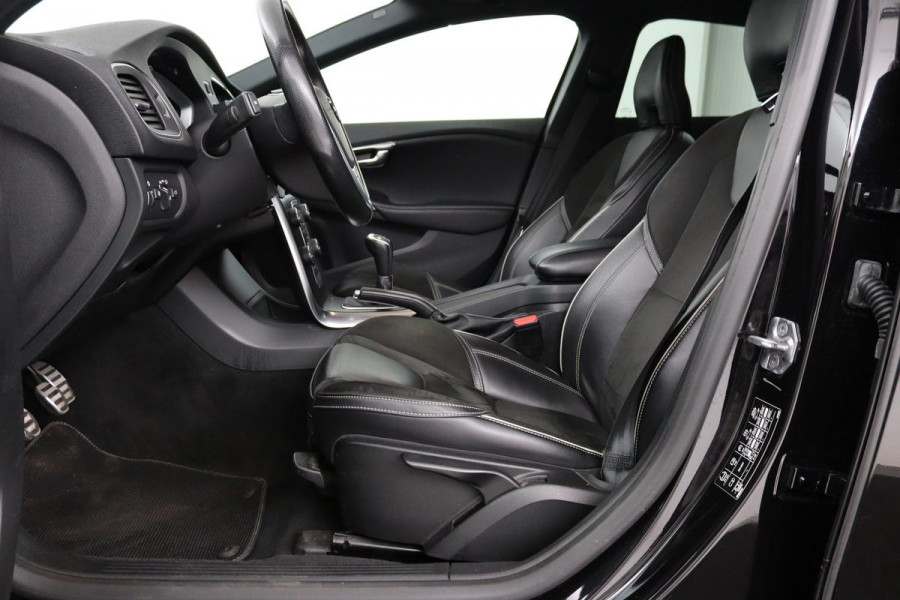 Volvo V40 2.0 T4 Sport | Stoelverwarming | Full LED | Navigatie | Leder/Alcantara | Climate control | Parkeerhulp | Cruise control | R Design