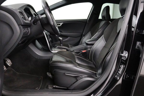 Volvo V40 2.0 T4 Sport | Stoelverwarming | Full LED | Navigatie | Leder/Alcantara | Climate control | Parkeerhulp | Cruise control | R Design
