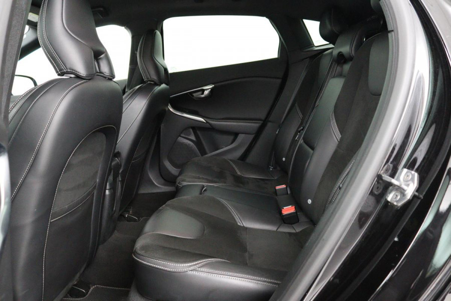 Volvo V40 2.0 T4 Sport | Stoelverwarming | Full LED | Navigatie | Leder/Alcantara | Climate control | Parkeerhulp | Cruise control | R Design