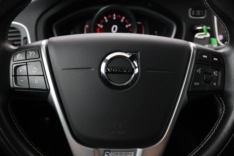 Volvo V40 2.0 T4 Sport | Stoelverwarming | Full LED | Navigatie | Leder/Alcantara | Climate control | Parkeerhulp | Cruise control | R Design