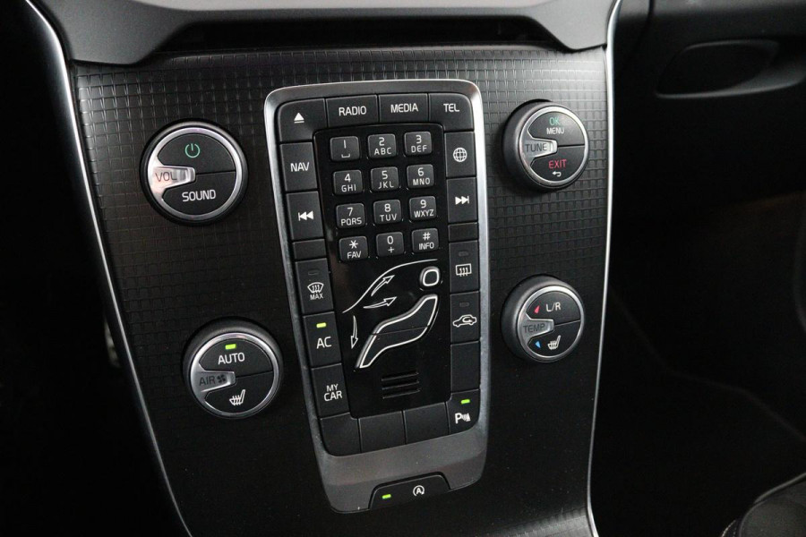 Volvo V40 2.0 T4 Sport | Stoelverwarming | Full LED | Navigatie | Leder/Alcantara | Climate control | Parkeerhulp | Cruise control | R Design