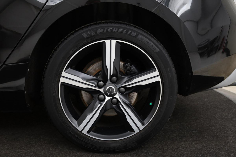 Volvo V40 2.0 T4 Sport | Stoelverwarming | Full LED | Navigatie | Leder/Alcantara | Climate control | Parkeerhulp | Cruise control | R Design