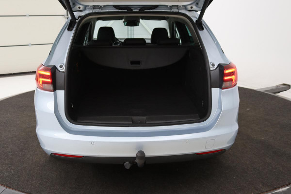Opel Astra 1.4 Turbo Innovation | Stoel & stuurverwarming | Camera | Carplay | Matrix LED | Trekhaak | Comfortstoelen | Keyless | Navigatie