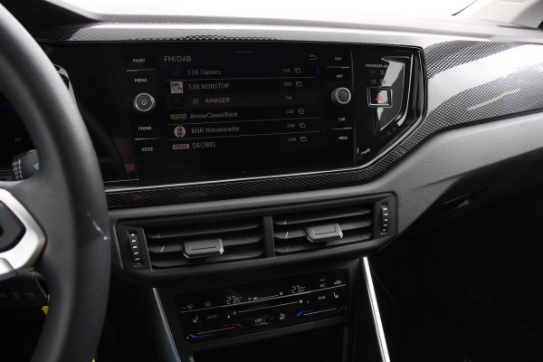 Volkswagen Polo 1.0 TSI Life Nieuw model ! | Navigatie | Climate Control | Adaptive Cruise Control | Lane/Side Assist | Camera | Licht + Zichtpakket | Stoelverwarming | App Connect  / Apple Carplay /Android Auto