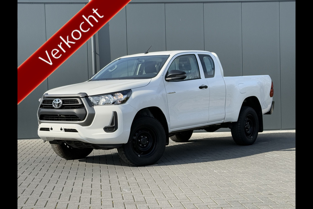 Toyota Hilux 2.4 D-4D XTRA CAB / !! NIEUW !! BPM VRIJ / 4x4 / AIRCO / CRUISE / 3500 KG TREKGEWICHT Toyota Hilux 2.4 D-4D XTRA CAB / !! NIEUW !! BPM VRIJ / 4x4 / AIRCO / CRUISE / 3500 KG TREKGEWICHT