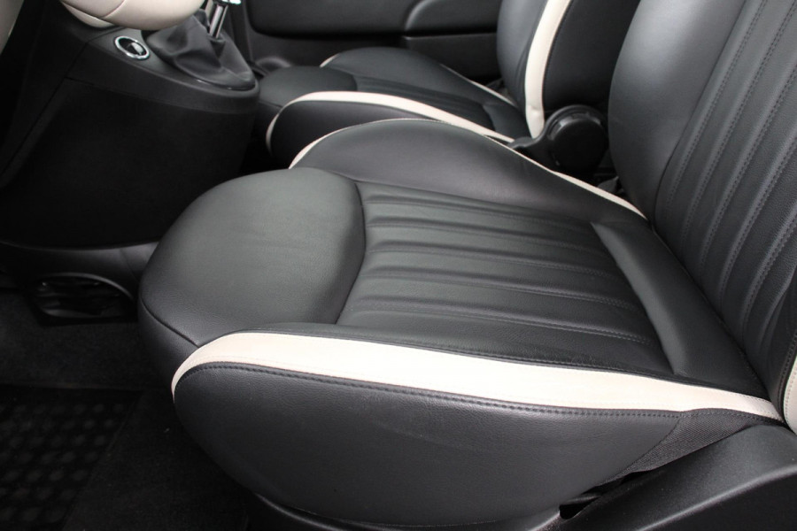 Fiat 500 1.2 Star | Lederen Bekleding | Navigatie | Panorama dak | Climate Control | Parkeer Sensoren | Lichtmetalen Velgen