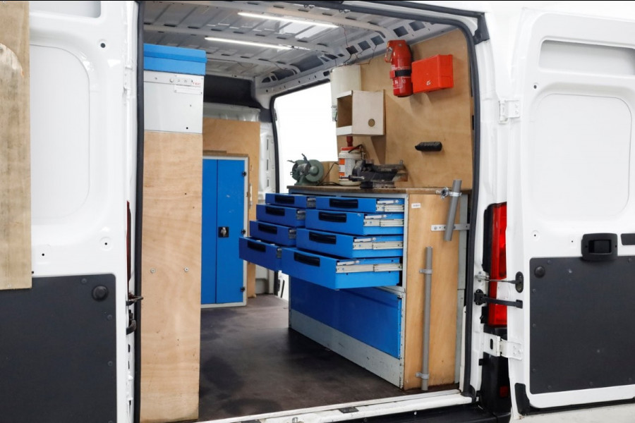 Peugeot Boxer 2.2 BlueHDi 140pk E6 L2H2 Premium Airco/Inrichting 11-2019