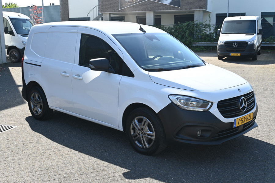 Mercedes-Benz Citan 110 CDI L1 Pro 3 Zitplaatsen, MBUX met camera en navigatie, Trekhaak