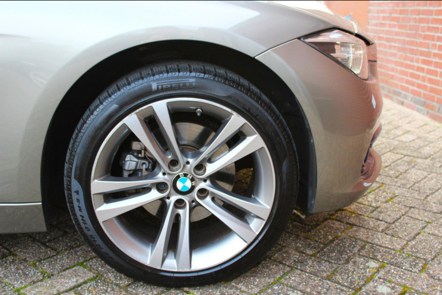 BMW 3-serie 330e Sport Line, Schuifdak (BTW-auto, 1e eigenaar)