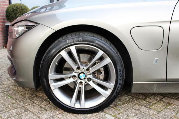 BMW 3-serie 330e Sport Line, Schuifdak (BTW-auto, 1e eigenaar)