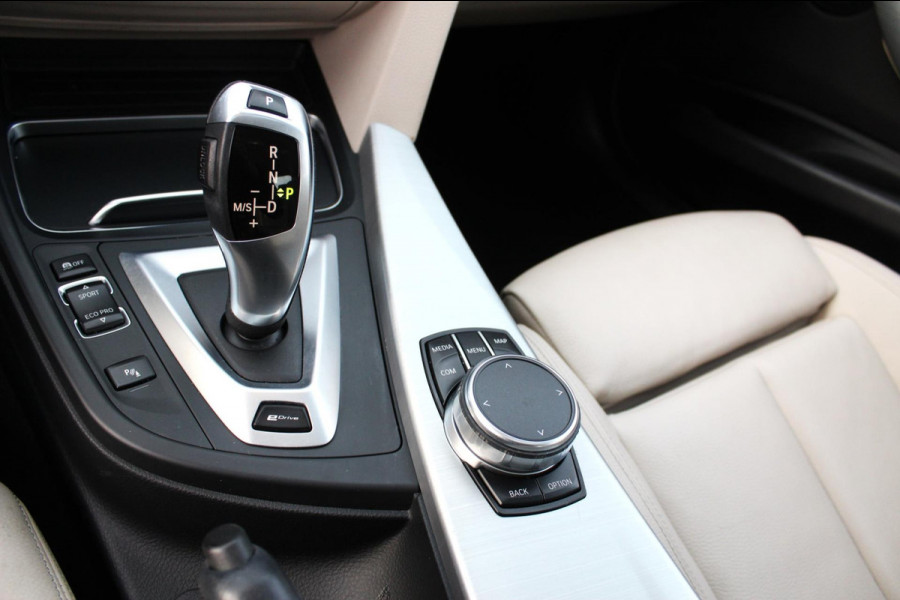 BMW 3-serie 330e Sport Line, Schuifdak (BTW-auto, 1e eigenaar)