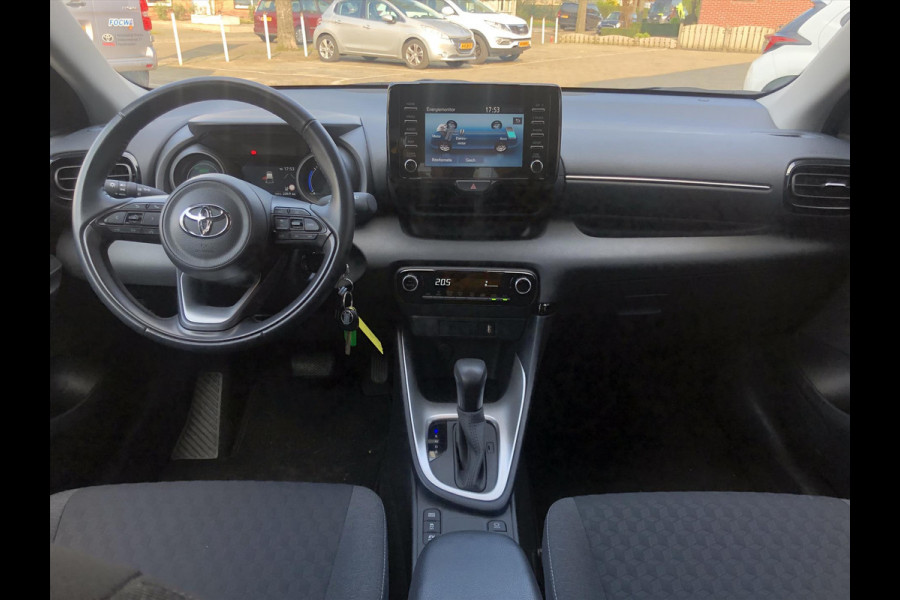 Toyota Yaris 1.5 Hybrid Dynamic | Apple CarPlay/Android Auto, LED, Parkeercamera, Adaptive Cruise control, Weinig KM!