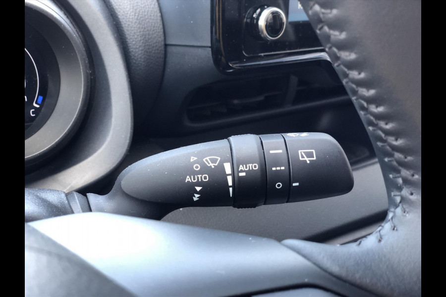 Toyota Yaris 1.5 Hybrid Dynamic | Apple CarPlay/Android Auto, LED, Parkeercamera, Adaptive Cruise control, Weinig KM!
